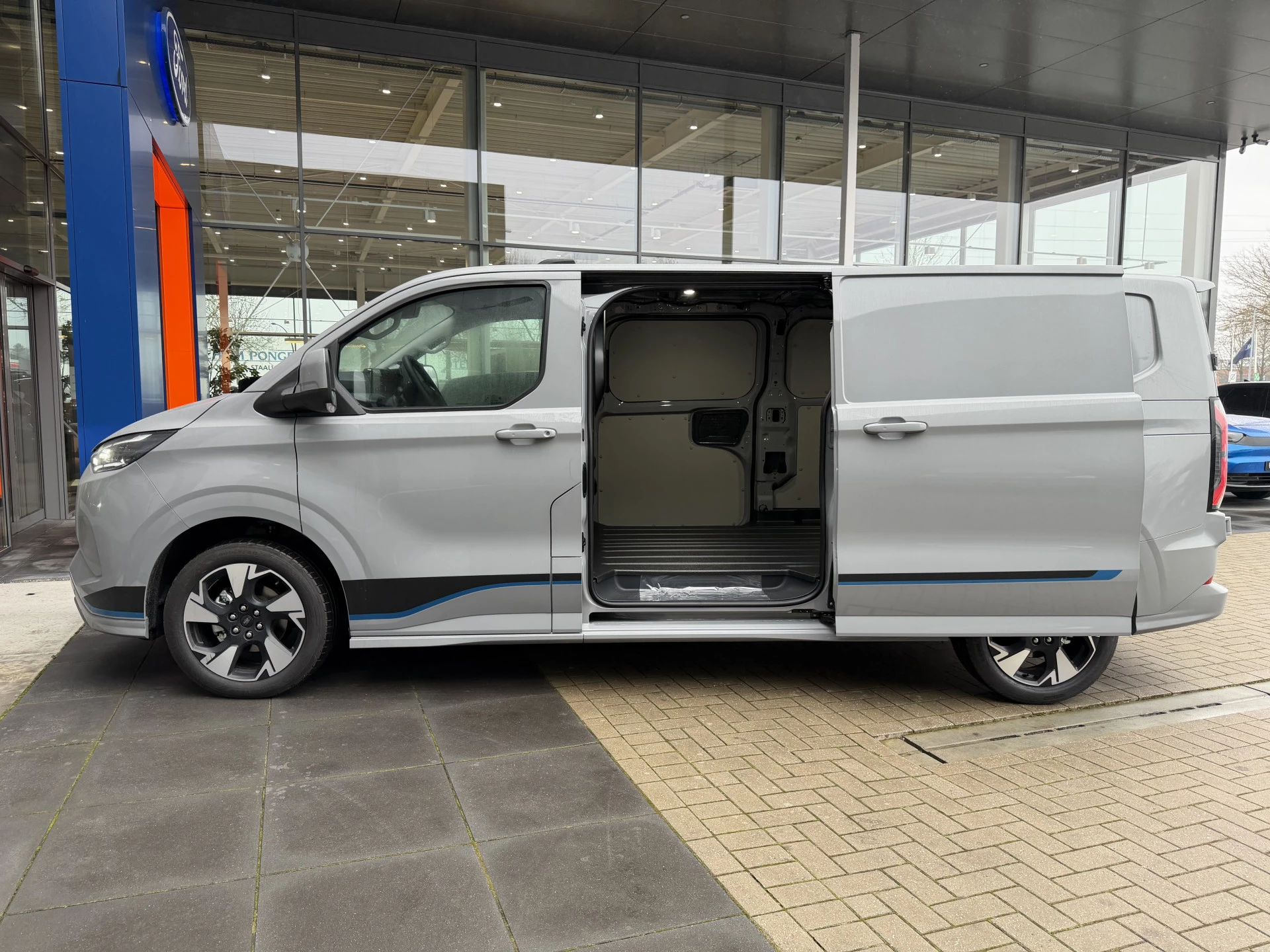 Hoofdafbeelding Ford E-Transit Custom