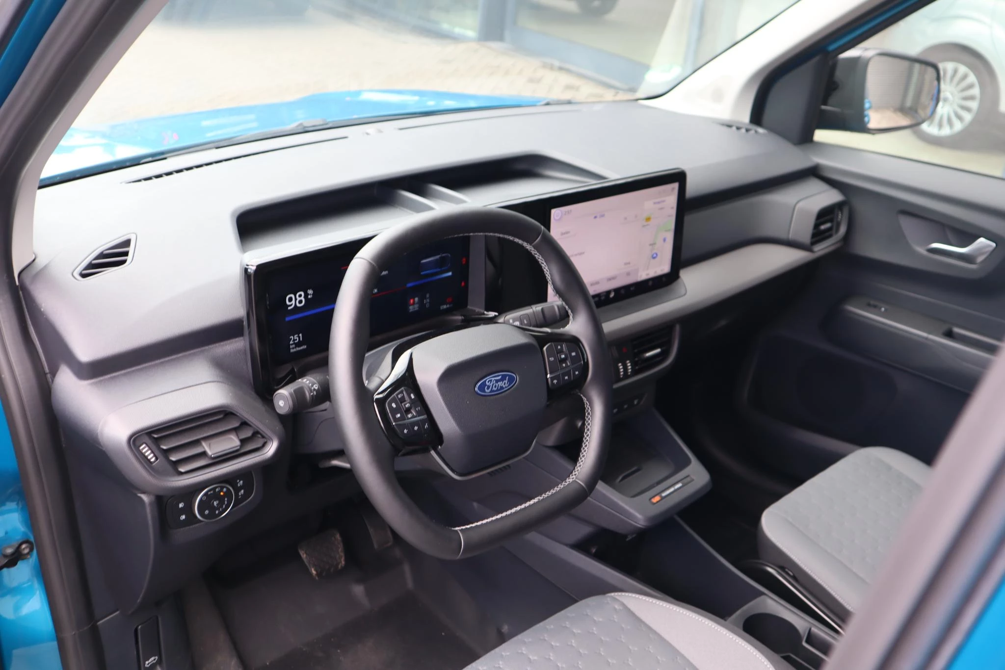 Hoofdafbeelding Ford E-Transit Courier