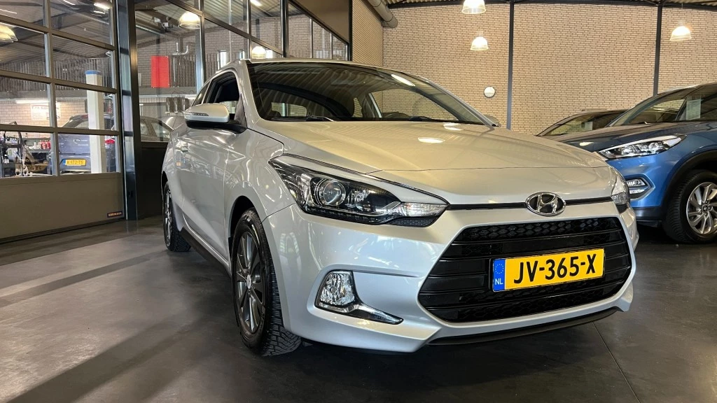 Hoofdafbeelding Hyundai i20