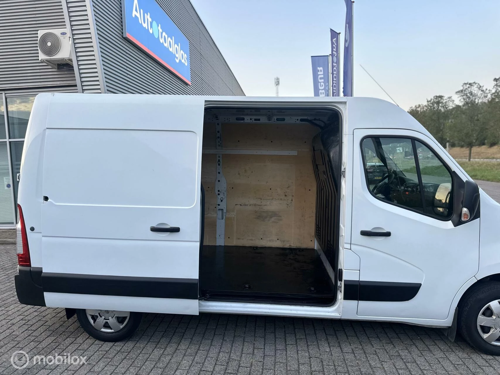 Hoofdafbeelding Nissan NV400