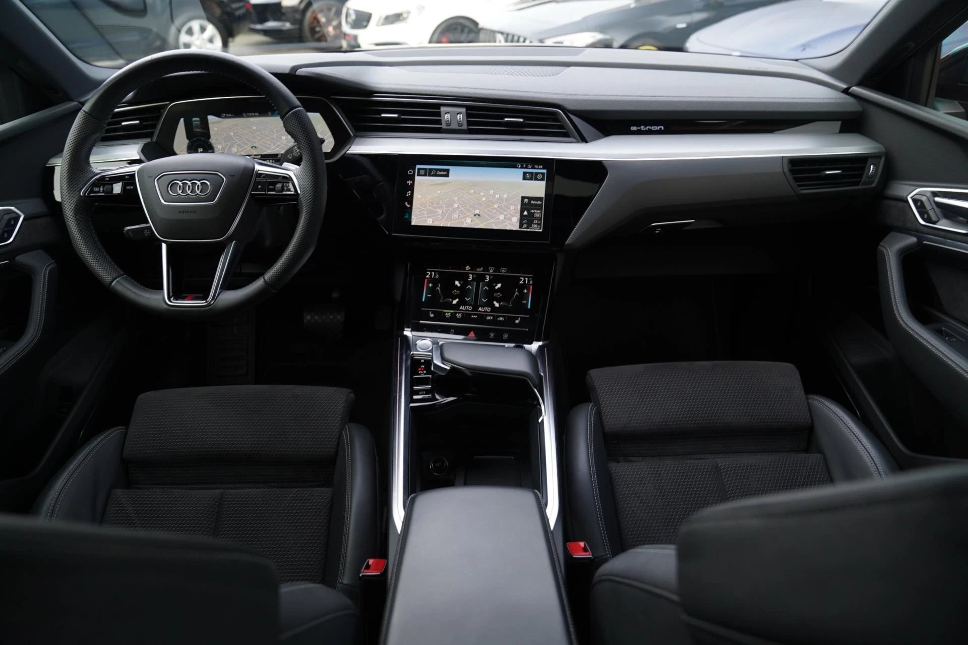 Hoofdafbeelding Audi e-tron