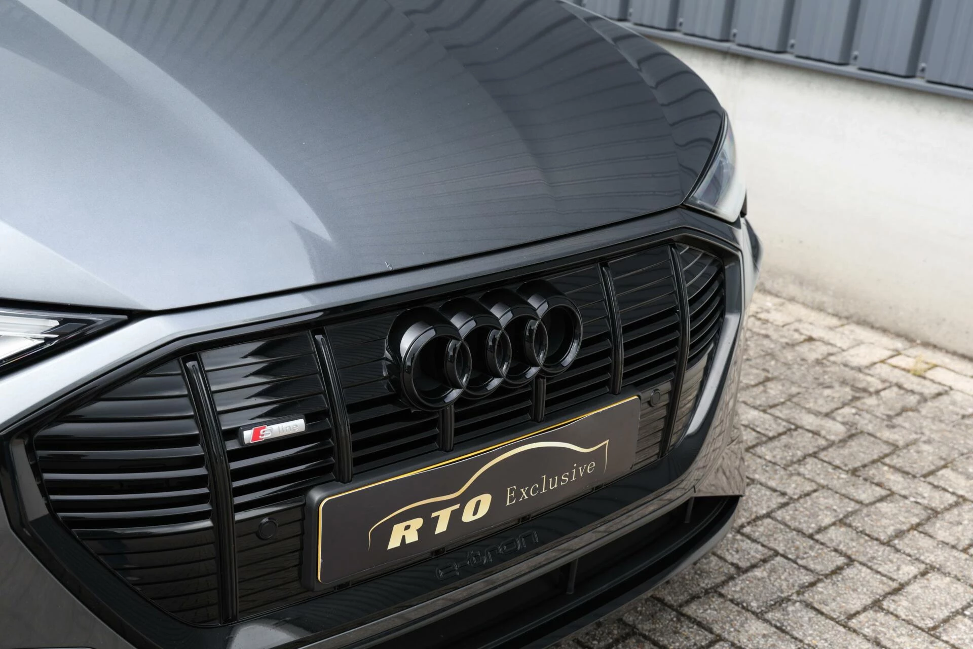 Hoofdafbeelding Audi e-tron