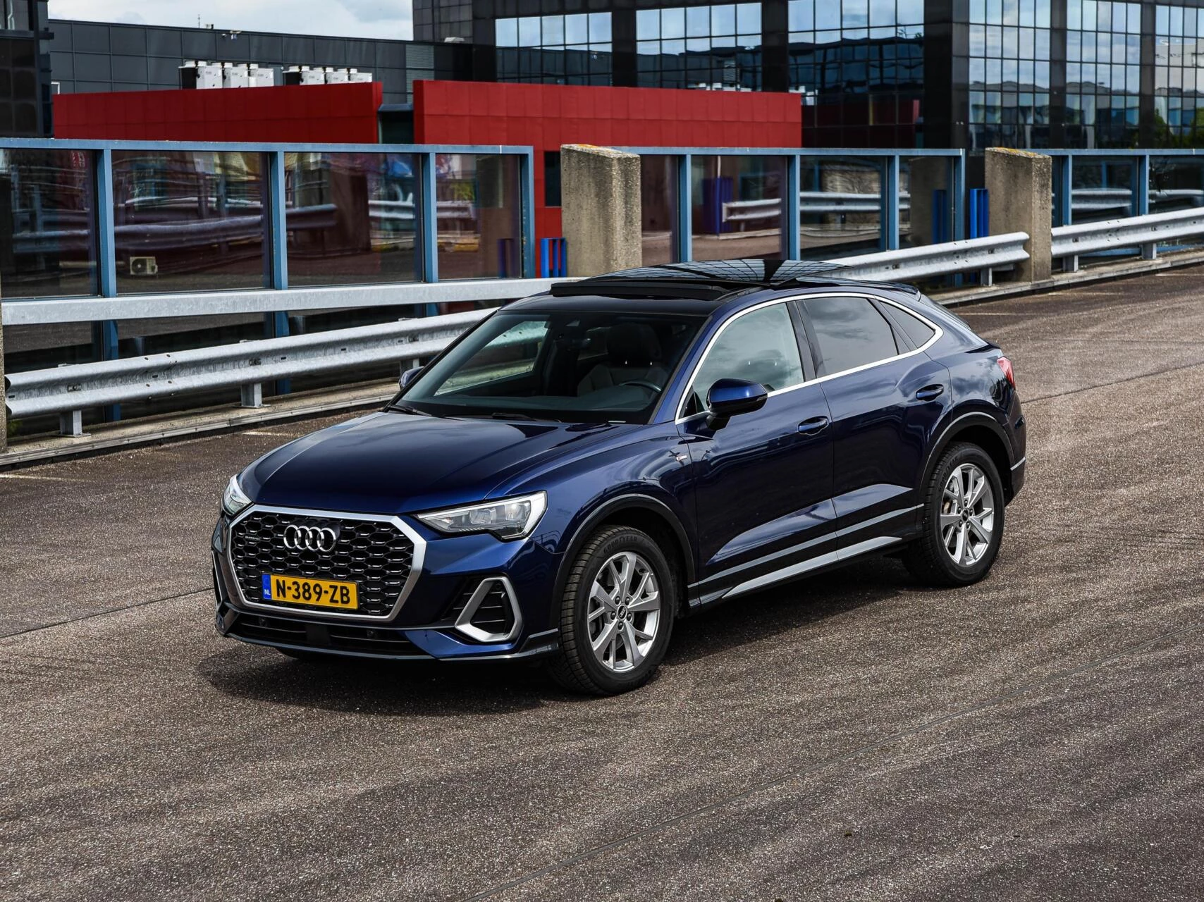 Hoofdafbeelding Audi Q3