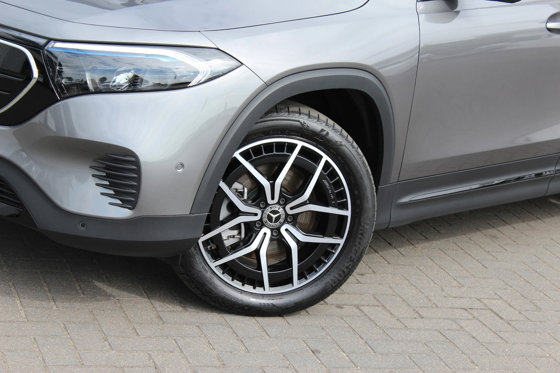 Hoofdafbeelding Mercedes-Benz EQB
