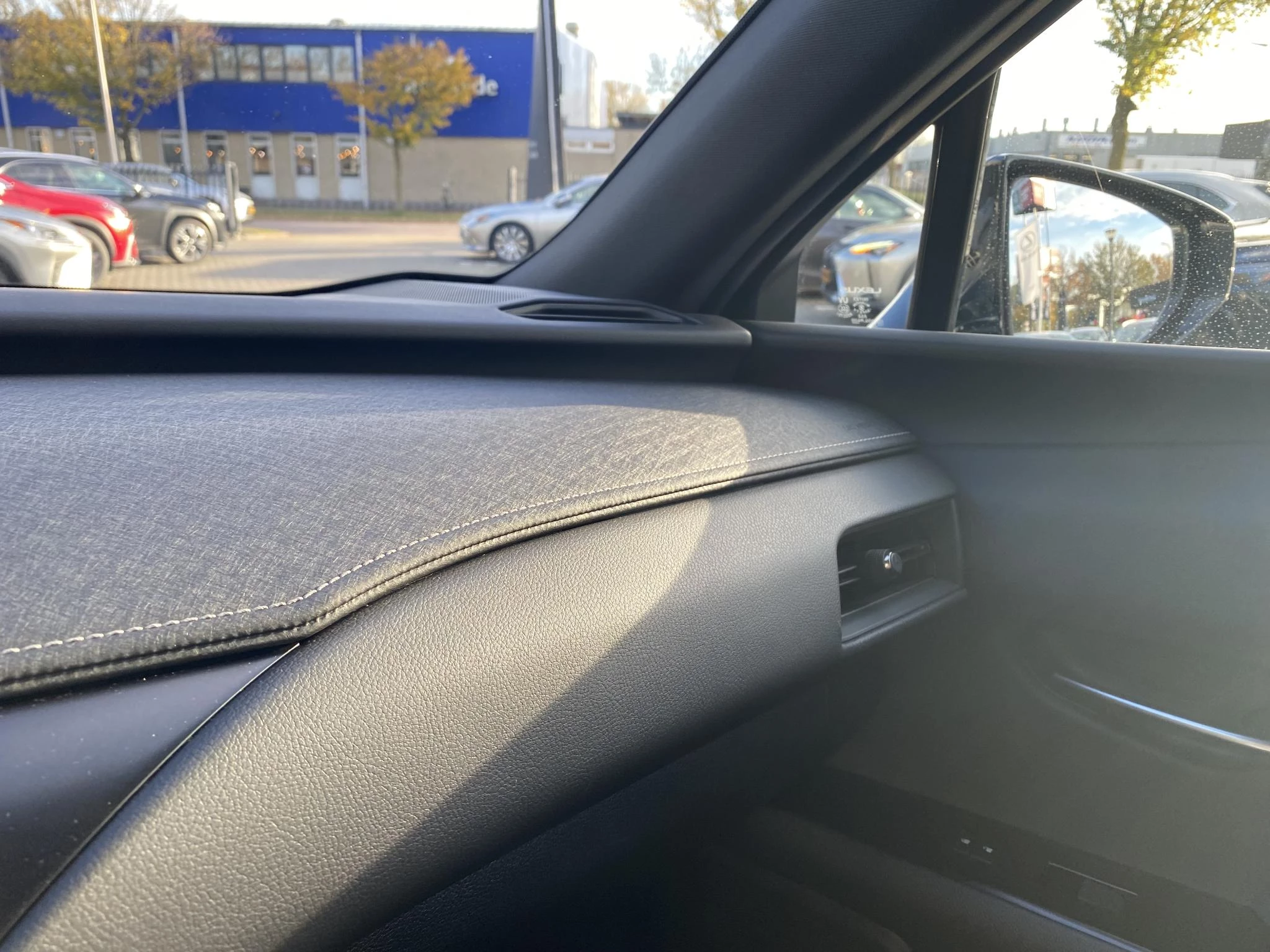 Hoofdafbeelding Lexus UX