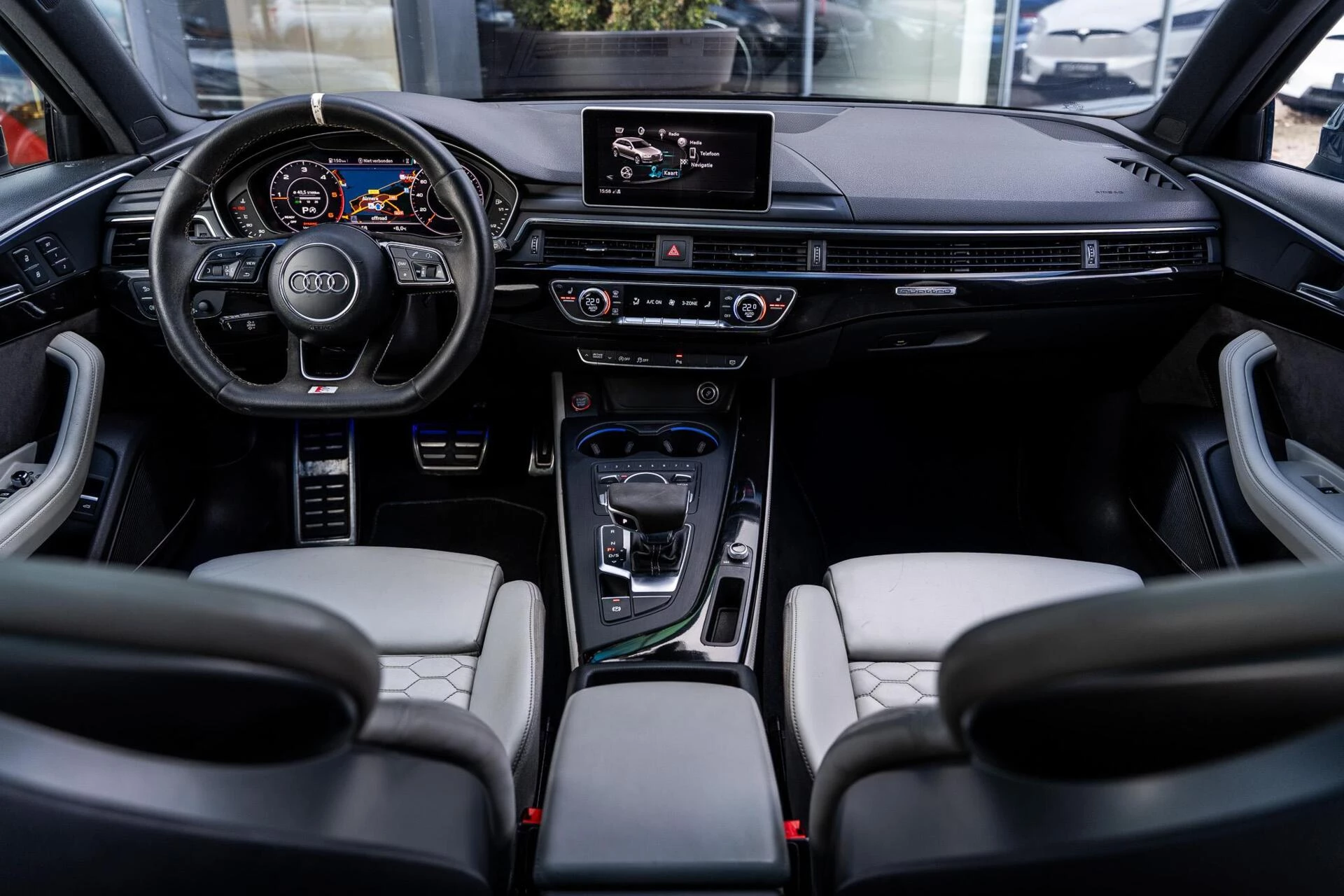 Hoofdafbeelding Audi A4