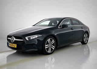 Mercedes-Benz A-klasse 180 Business Solution(NL-auto, 1e Eig, Dealer onderH, Sfeer, Trekhaak, Navi Groot, StoelV, Etc)