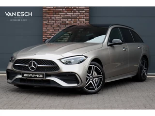 Hoofdafbeelding Mercedes-Benz C-Klasse Mercedes-Benz C-Klasse Estate 300 de AMG Line | Distronic | Panoramadak | Memory | Burmester | Digital Light | HUD | Verwarmd Stuurwiel | Surround Camera | Augmented Reality |