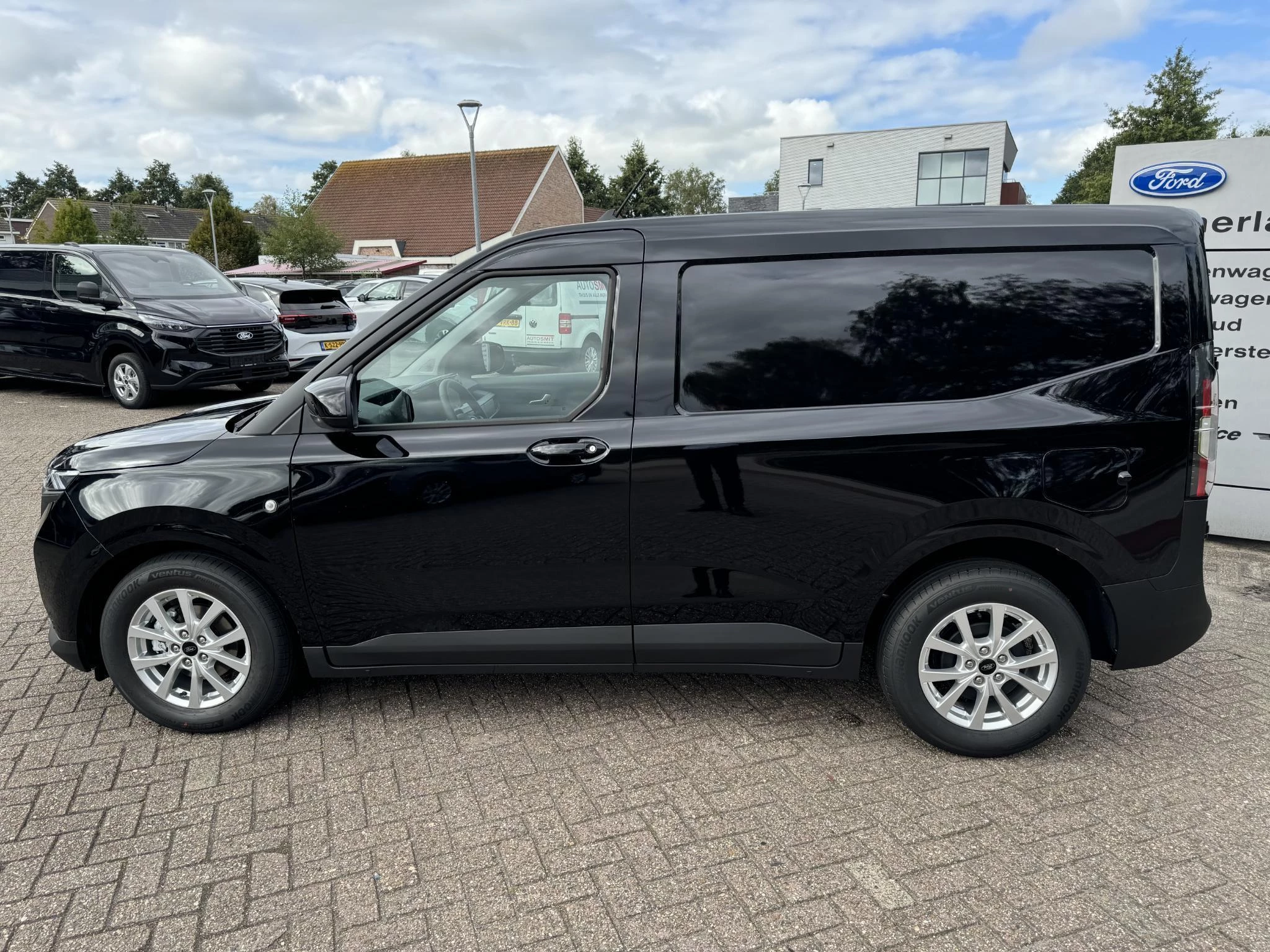 Hoofdafbeelding Ford Transit Courier