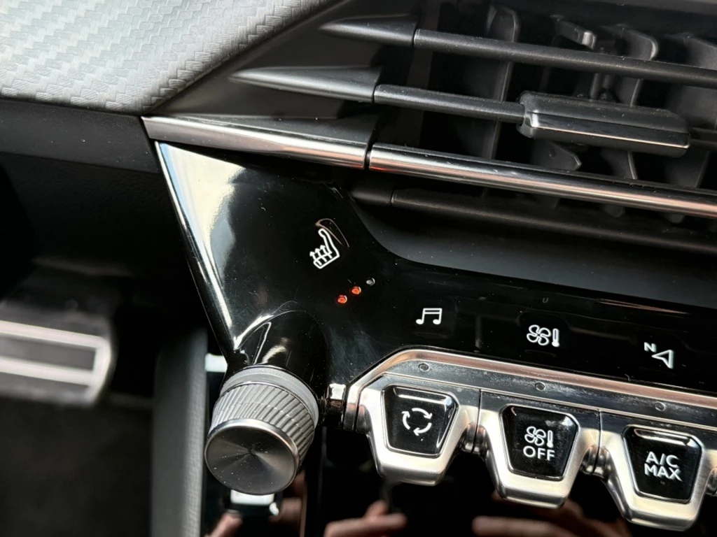 Hoofdafbeelding Peugeot e-208