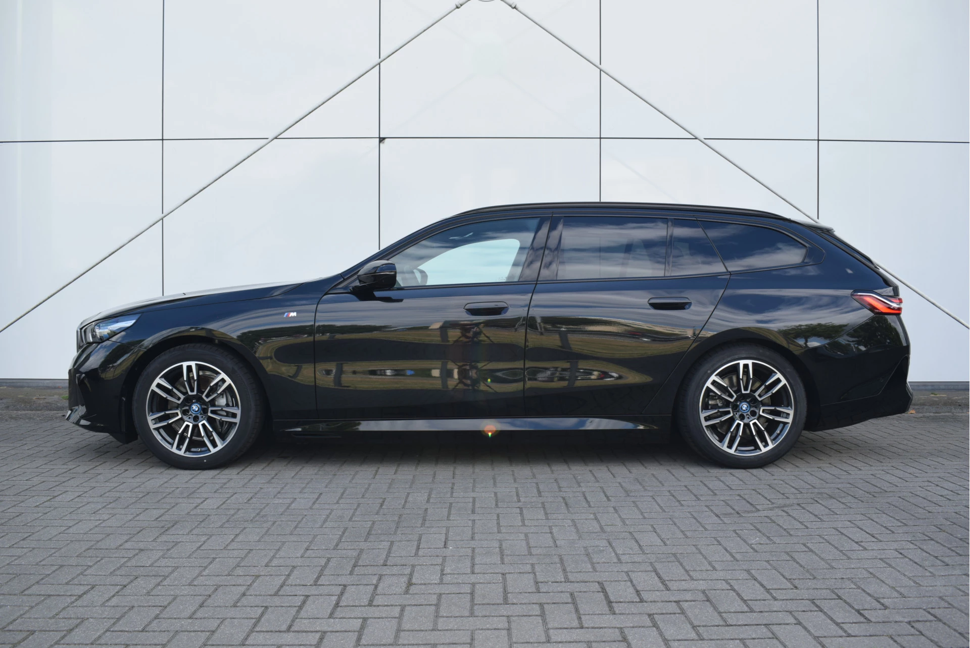 Hoofdafbeelding BMW i5