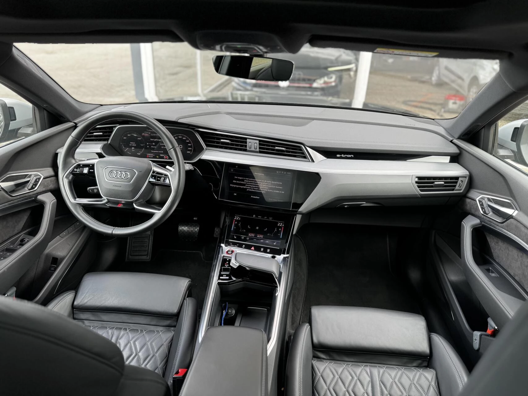 Hoofdafbeelding Audi e-tron
