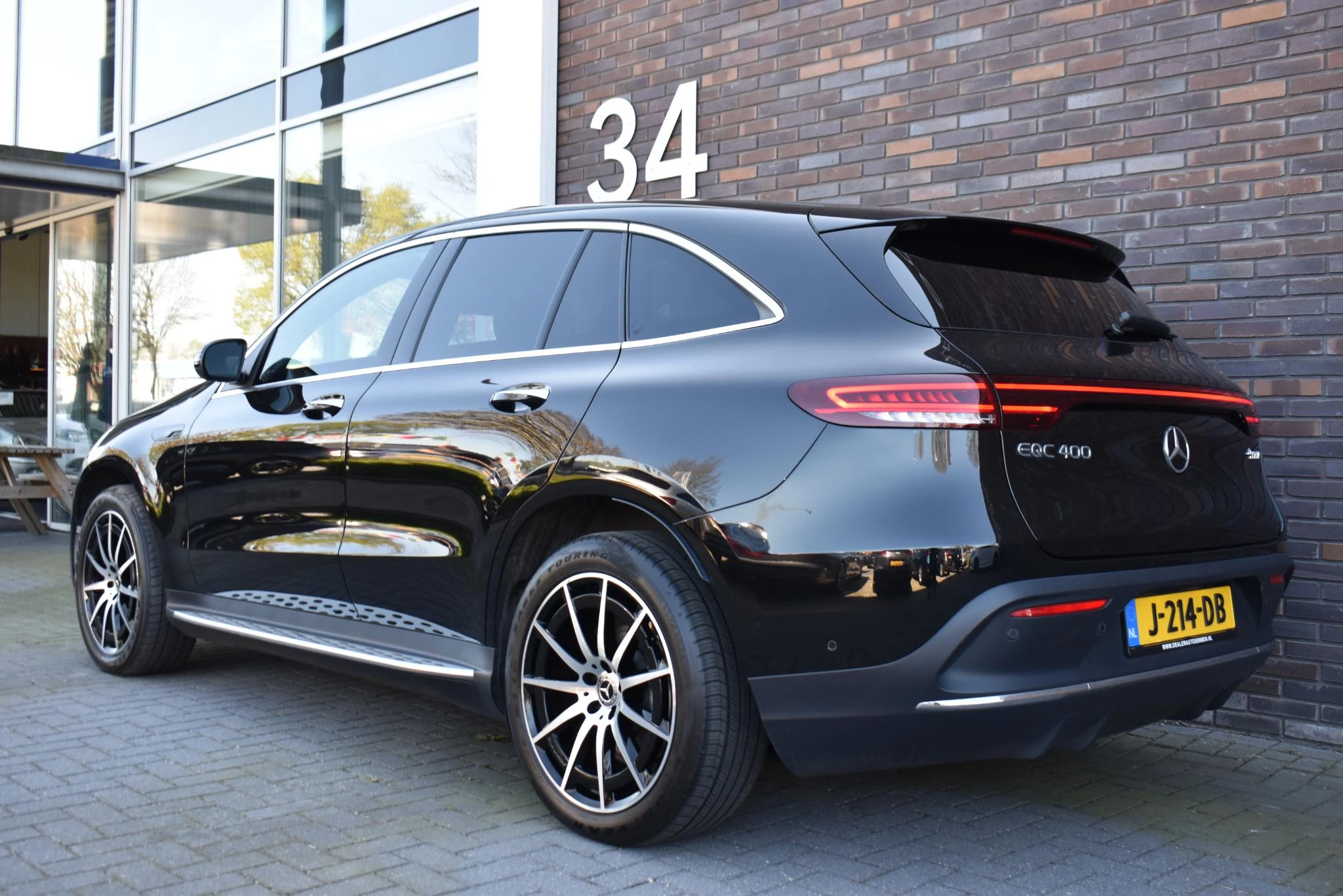 Hoofdafbeelding Mercedes-Benz EQC
