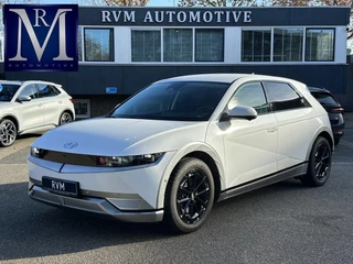 Hoofdafbeelding Hyundai IONIQ 5 Hyundai IONIQ 5 Lounge AWD 77.4 kWh VAN: €40.900,- VOOR: €36.877,- UW EINDEJAARSVOORDEEL: €4.023,- | SOH 100% RIJKLAAR! | FABRIEKSGARANTIE HYUNDAI TOT 10-2028| |STOELVERWARMING + VENTILATIE| DEALER OH. |ELEK. ACHTERKLEP| BOSE AUDIO| VOL OPTIES| ACHTERBANK VERWARMD| HEAD-UP