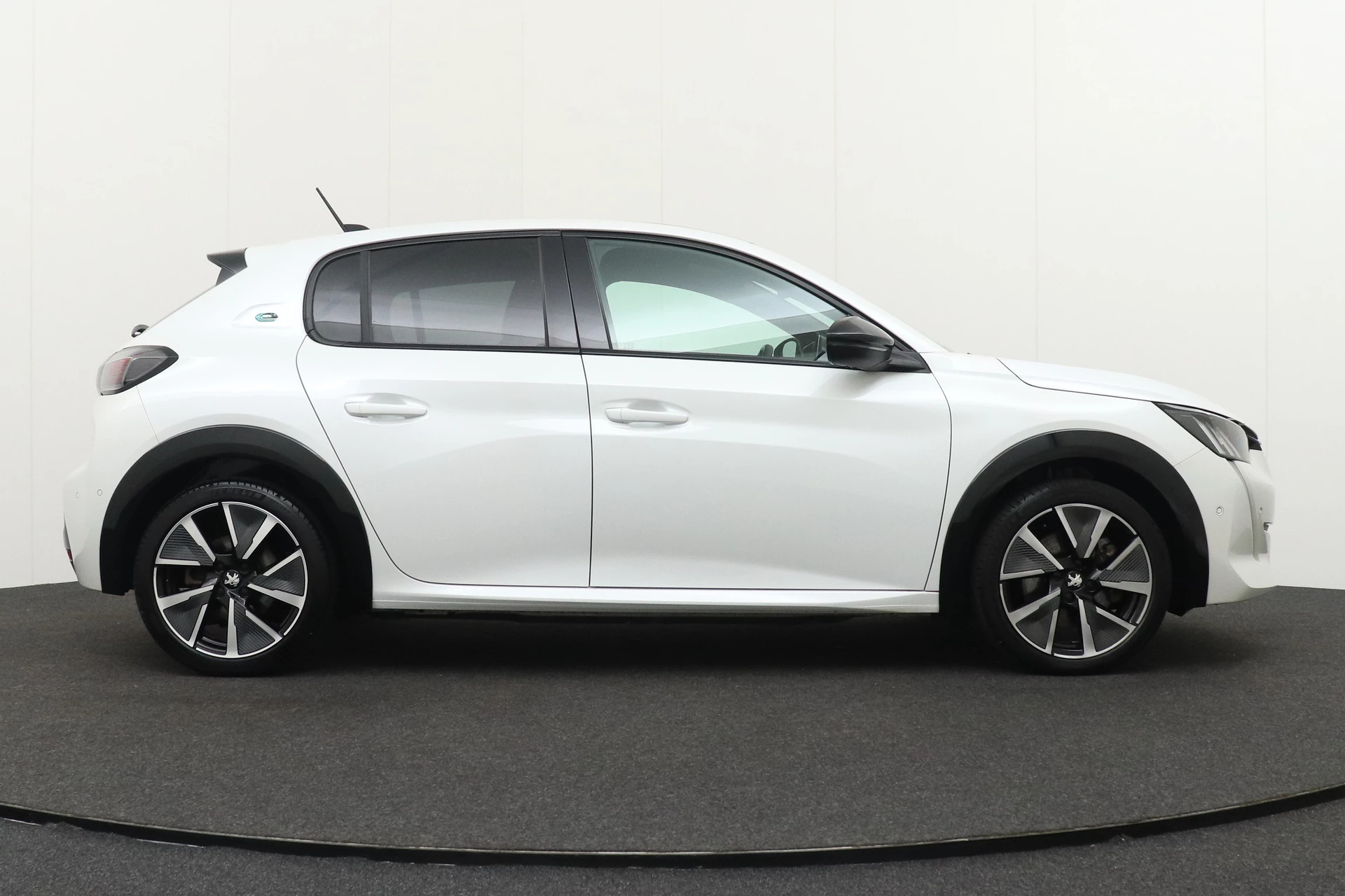 Hoofdafbeelding Peugeot e-208