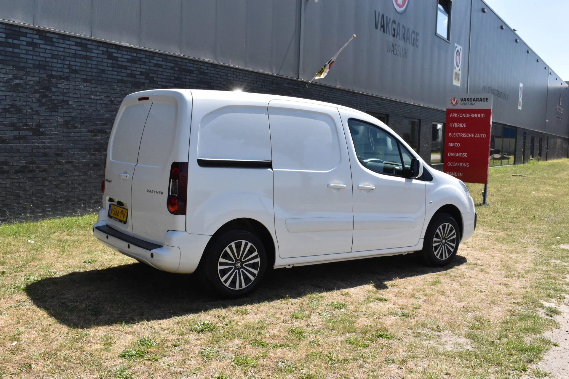Hoofdafbeelding Peugeot Partner