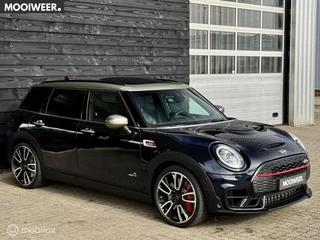 Hoofdafbeelding MINI Clubman Mini Clubman 2.0 JCW ALL4 Chili | Pano | HUD | Harman Kardon
