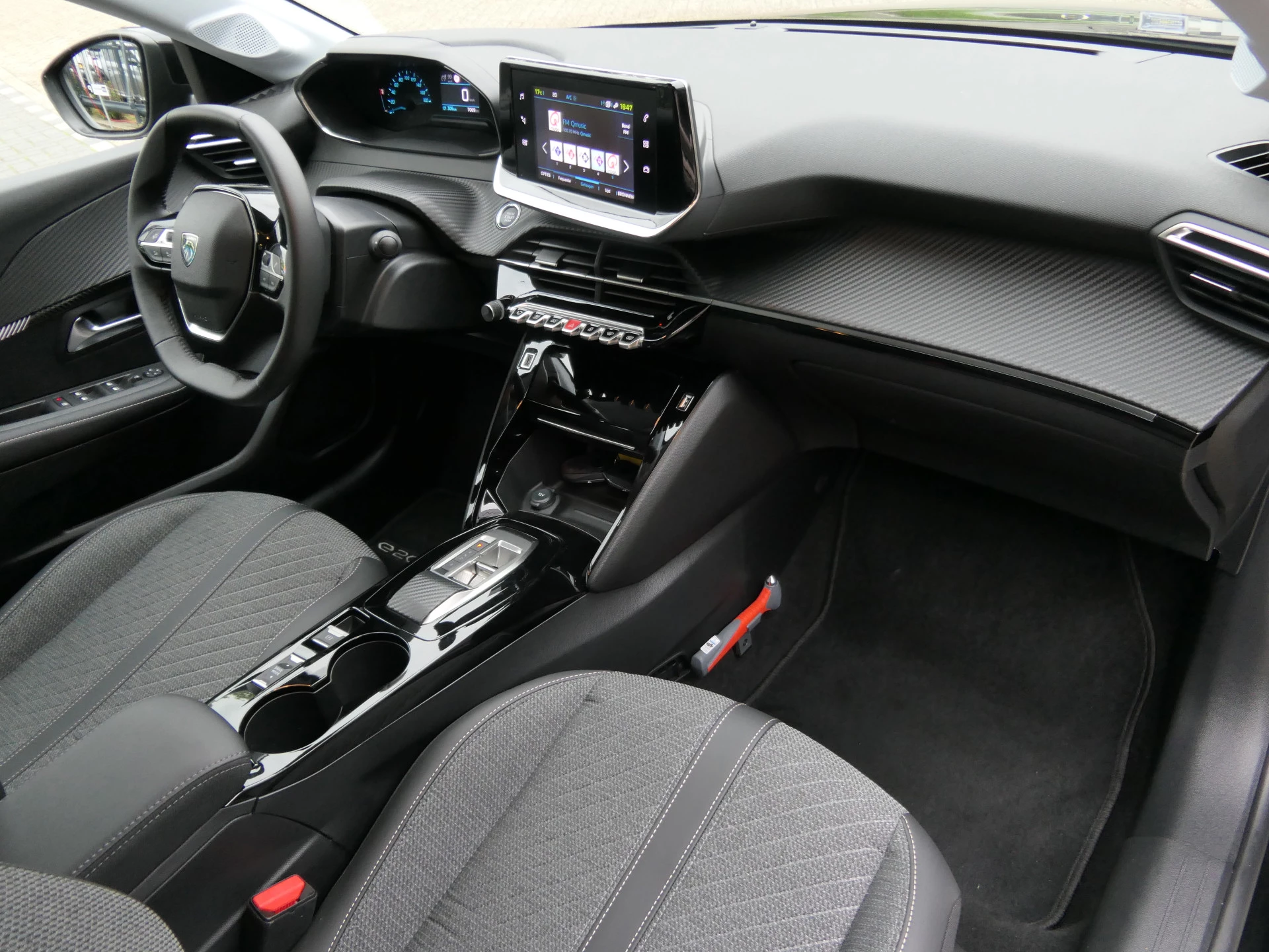 Hoofdafbeelding Peugeot e-208