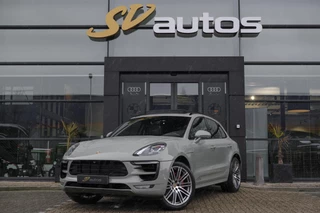Hoofdafbeelding Porsche Macan Porsche Macan 3.0 GTS 360pk Panoramadak Luchtvering PTS kleur PDLS+ Carbon interieur Bose Trekhaak Carplay