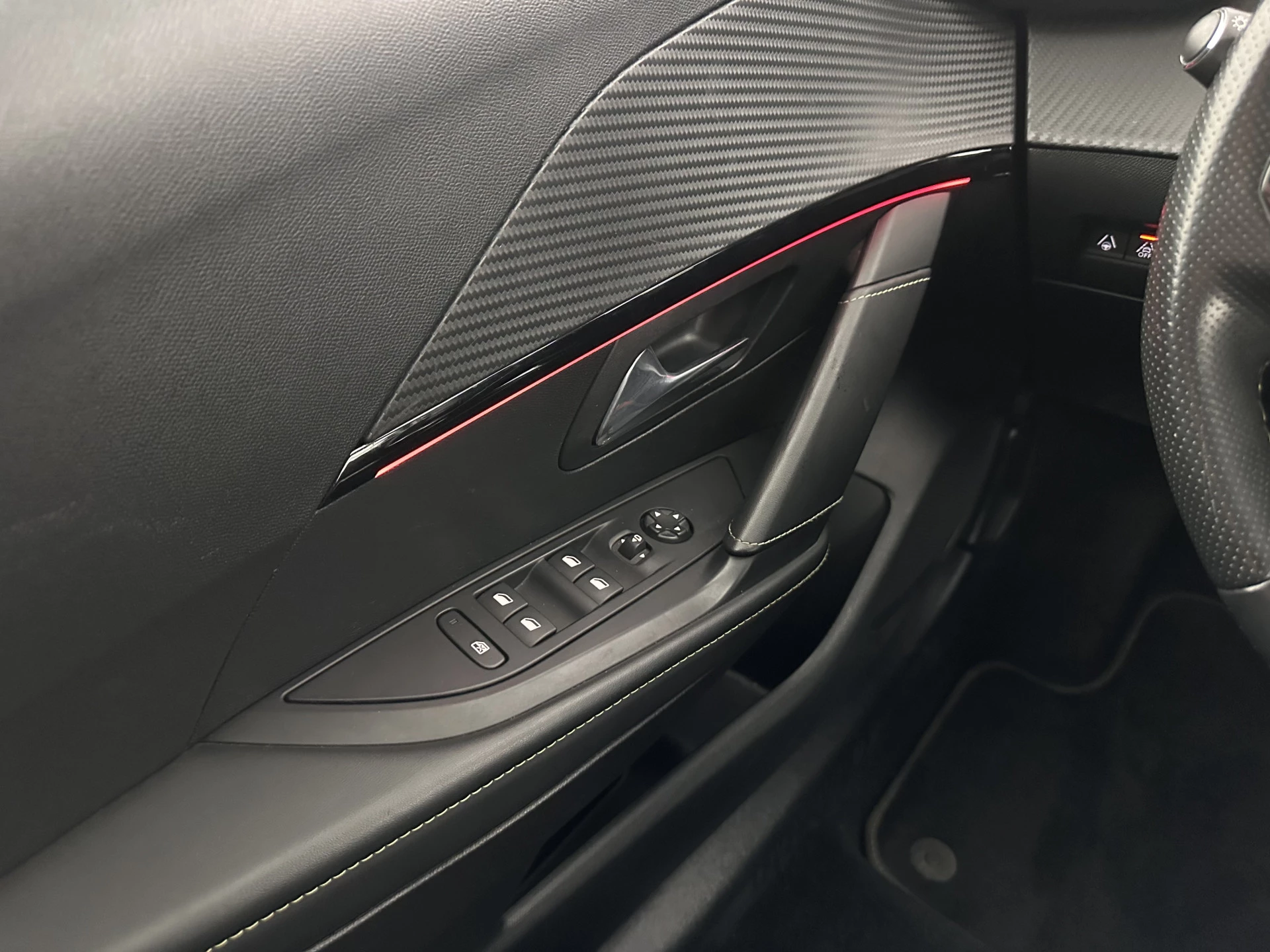 Hoofdafbeelding Peugeot e-208