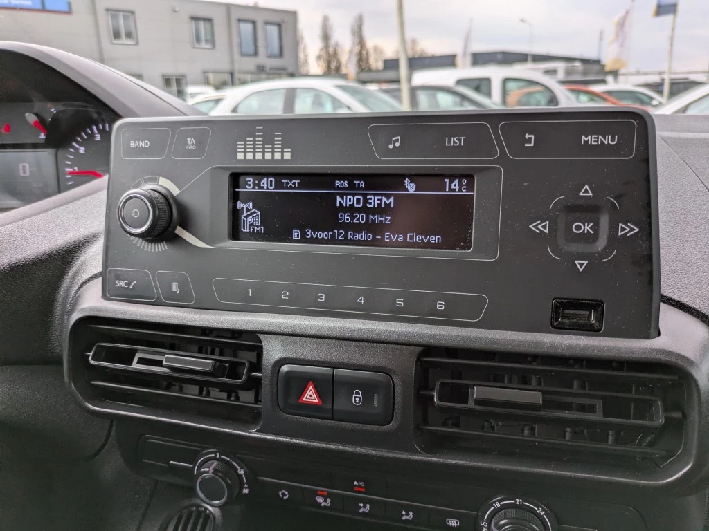 Hoofdafbeelding Peugeot Partner