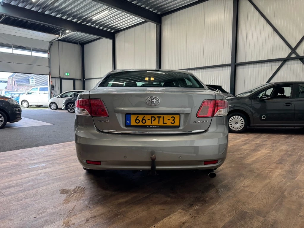 Hoofdafbeelding Toyota Avensis