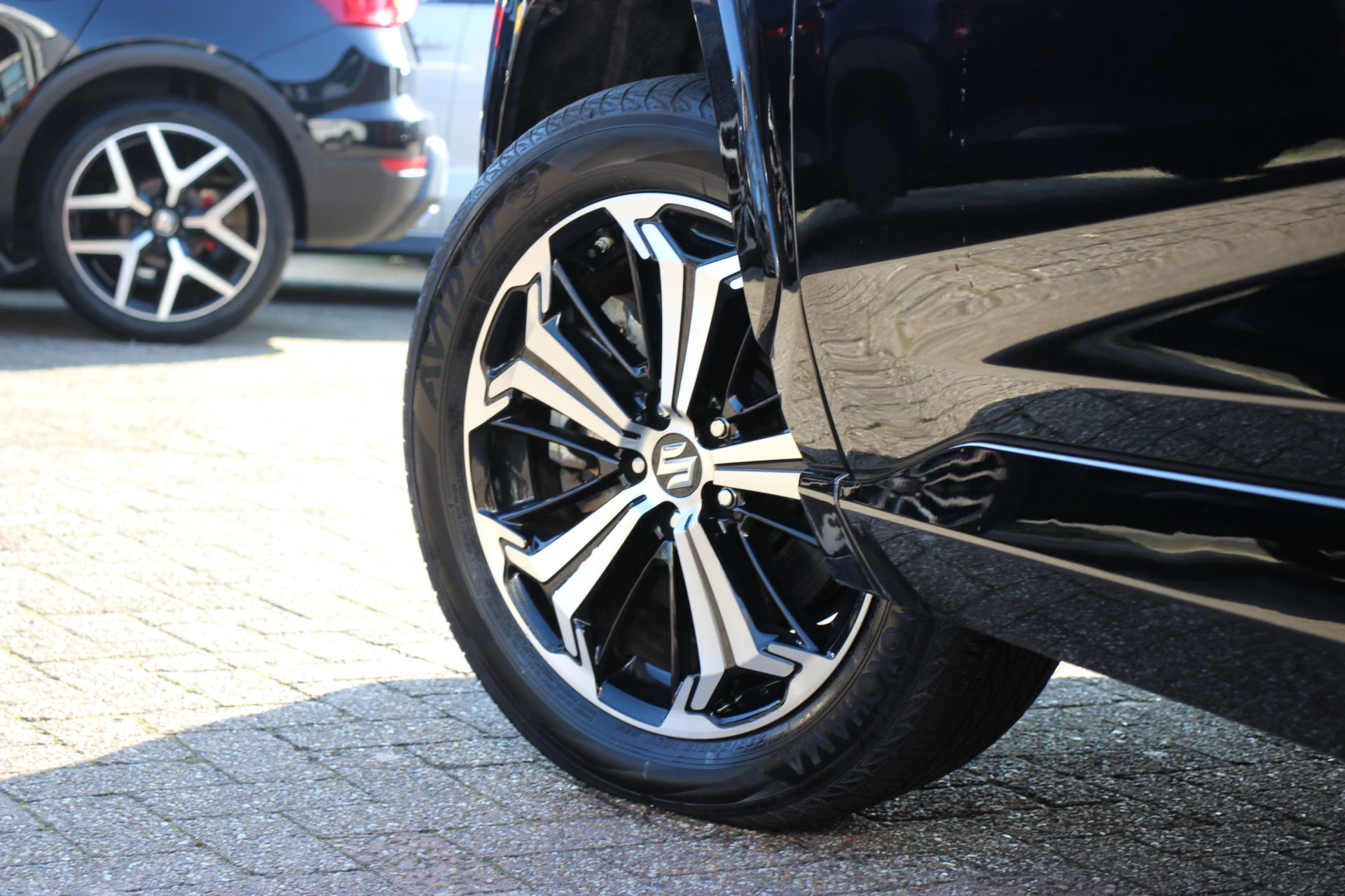 Hoofdafbeelding Suzuki Across