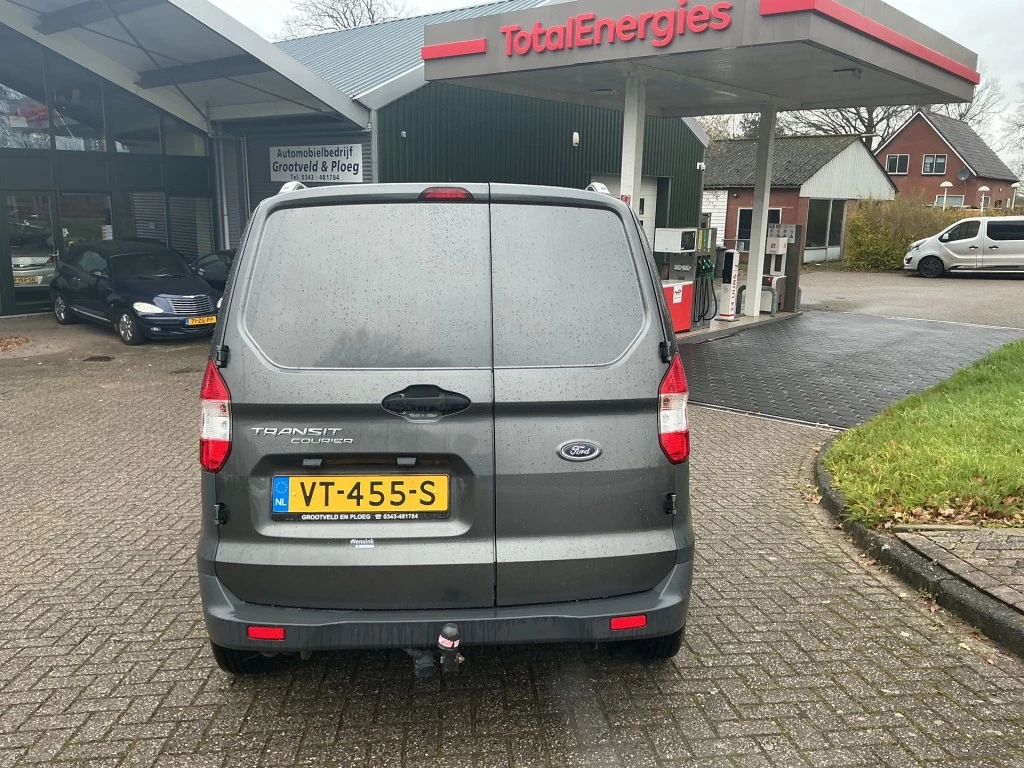 Hoofdafbeelding Ford Transit Courier