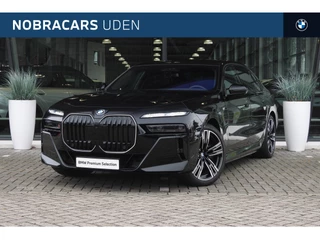 BMW i7 xDrive60 High Executive M Sport / Panoramadak Sky Lounge / Trekhaak / Massagefunctie / Parking Assistant Professional / Active Steering