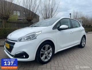 Hoofdafbeelding Peugeot 208 Peugeot 208 1.2 PureTech Blue Lion