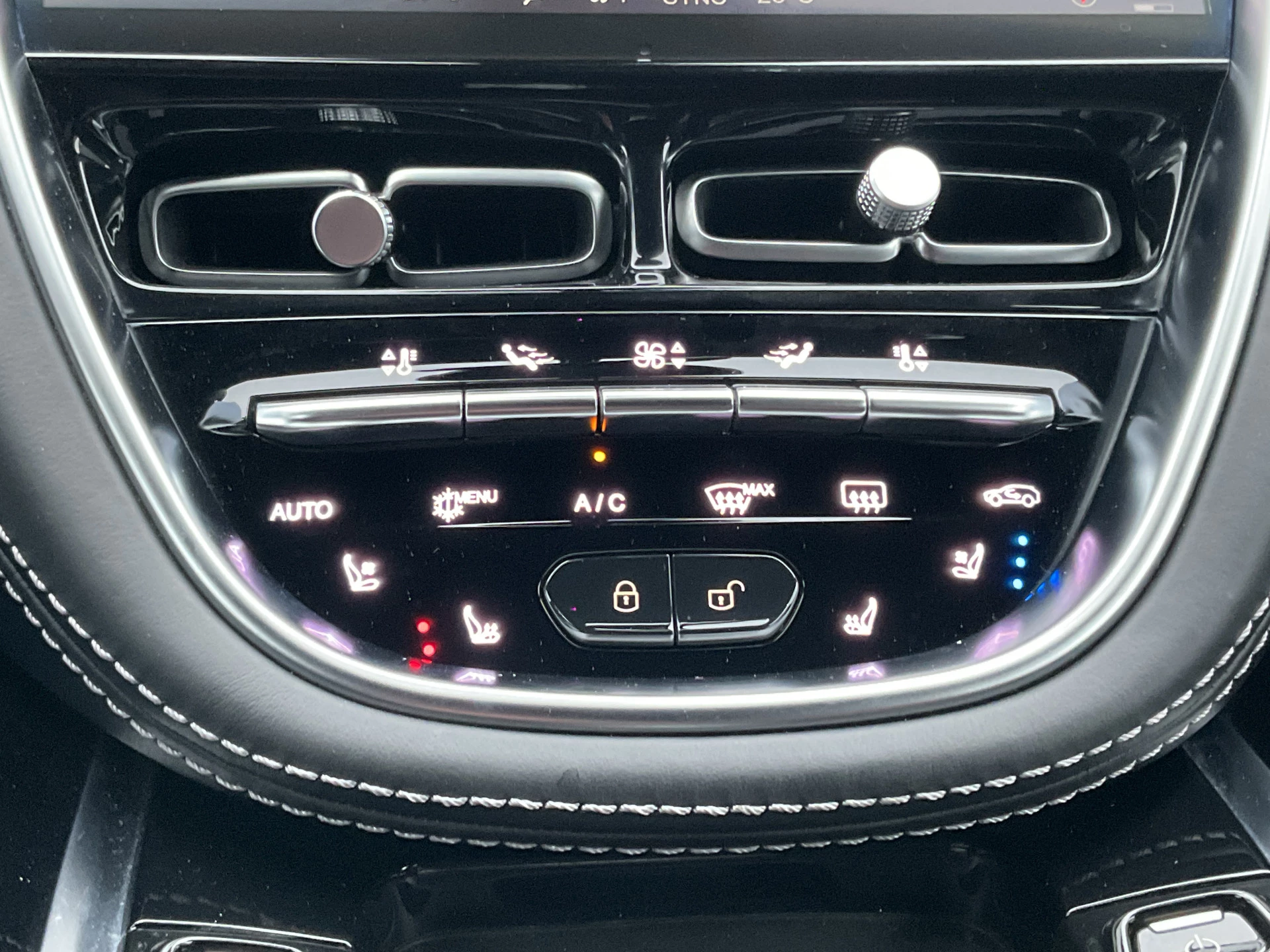 Hoofdafbeelding Aston Martin DBX