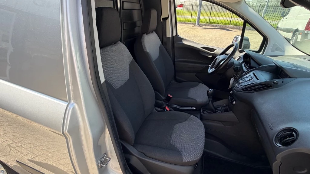 Hoofdafbeelding Ford Transit Courier