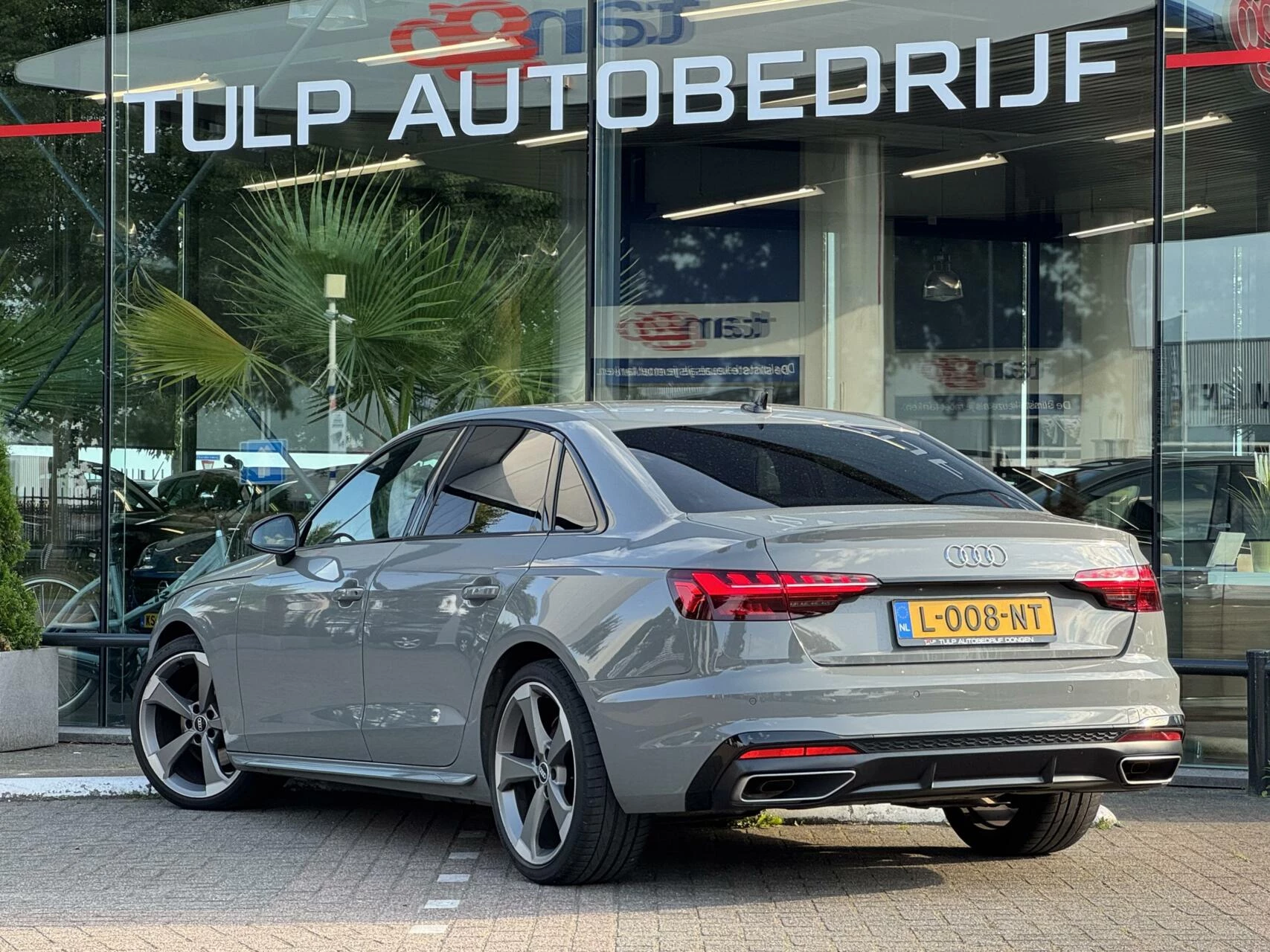 Hoofdafbeelding Audi A4