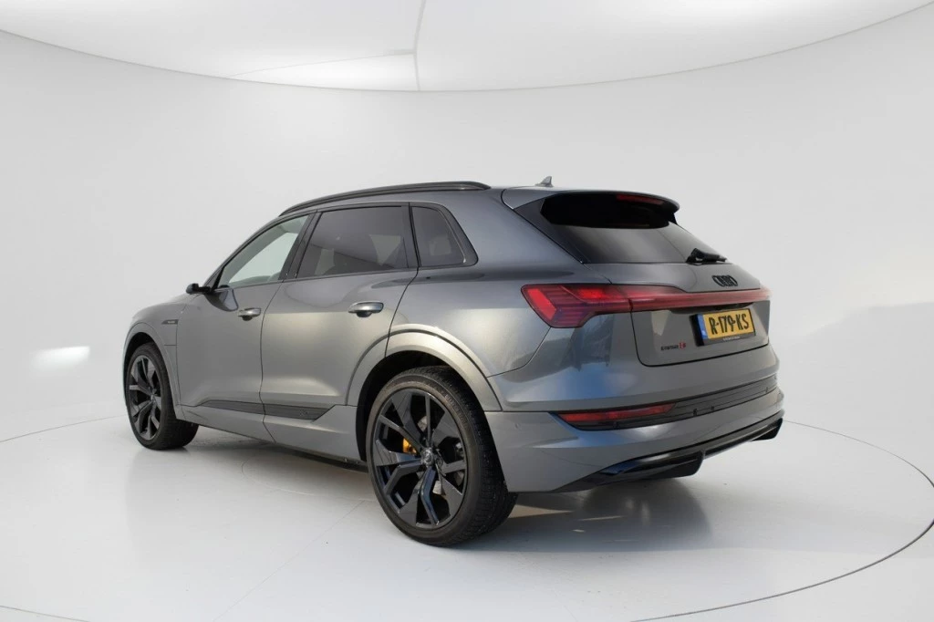 Hoofdafbeelding Audi e-tron
