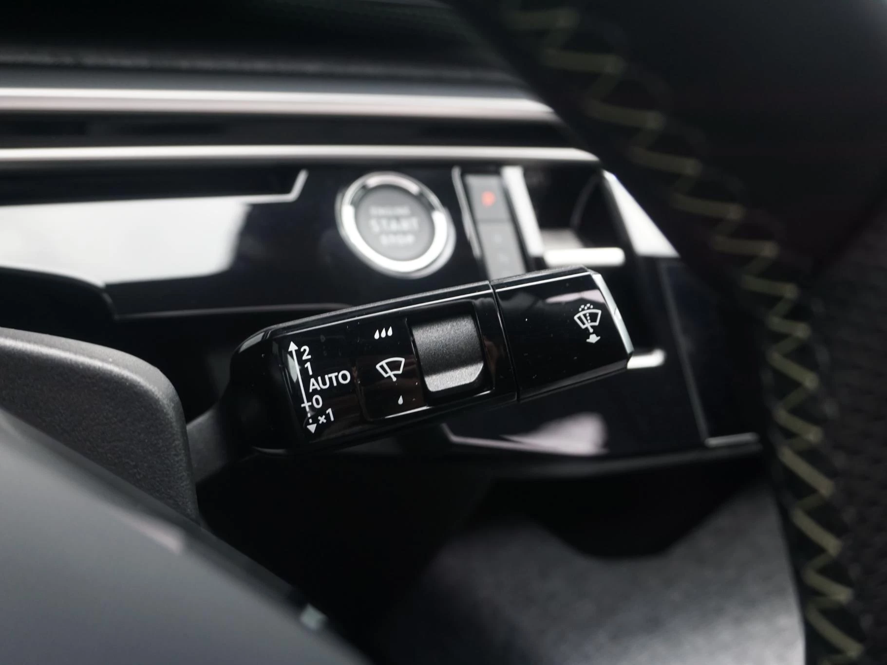 Hoofdafbeelding Peugeot e-3008