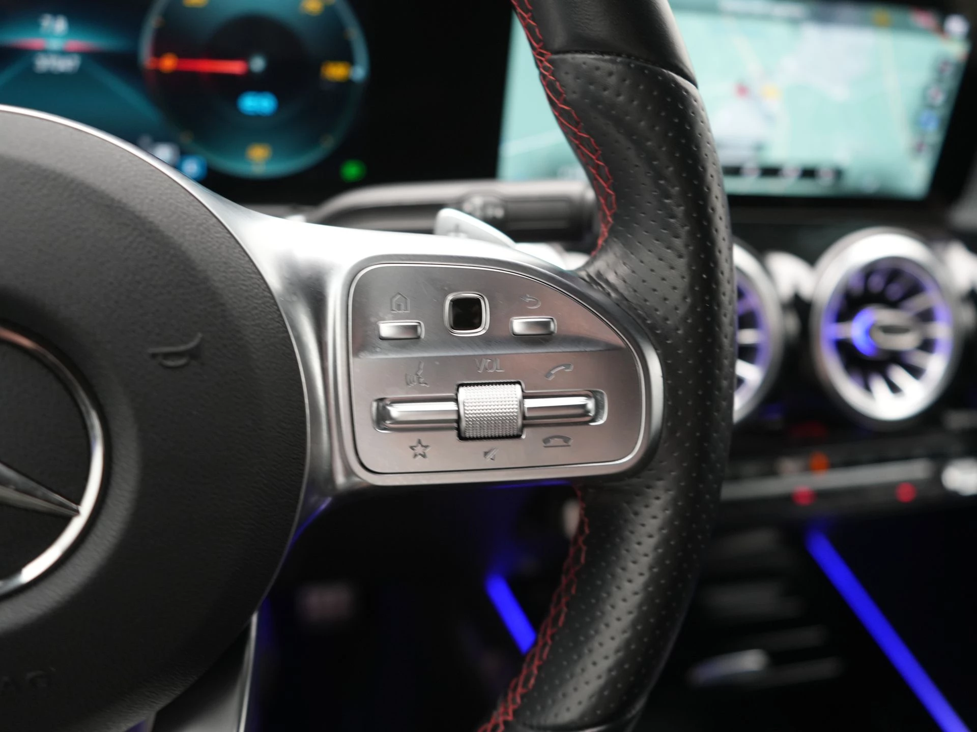 Hoofdafbeelding Mercedes-Benz EQB