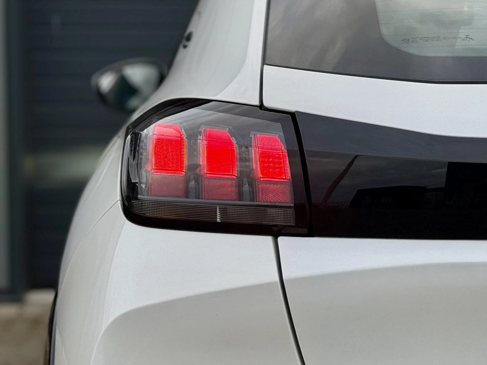 Hoofdafbeelding Peugeot e-208