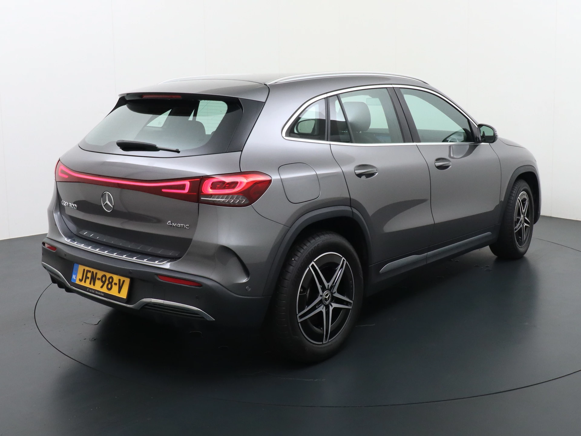 Hoofdafbeelding Mercedes-Benz EQA