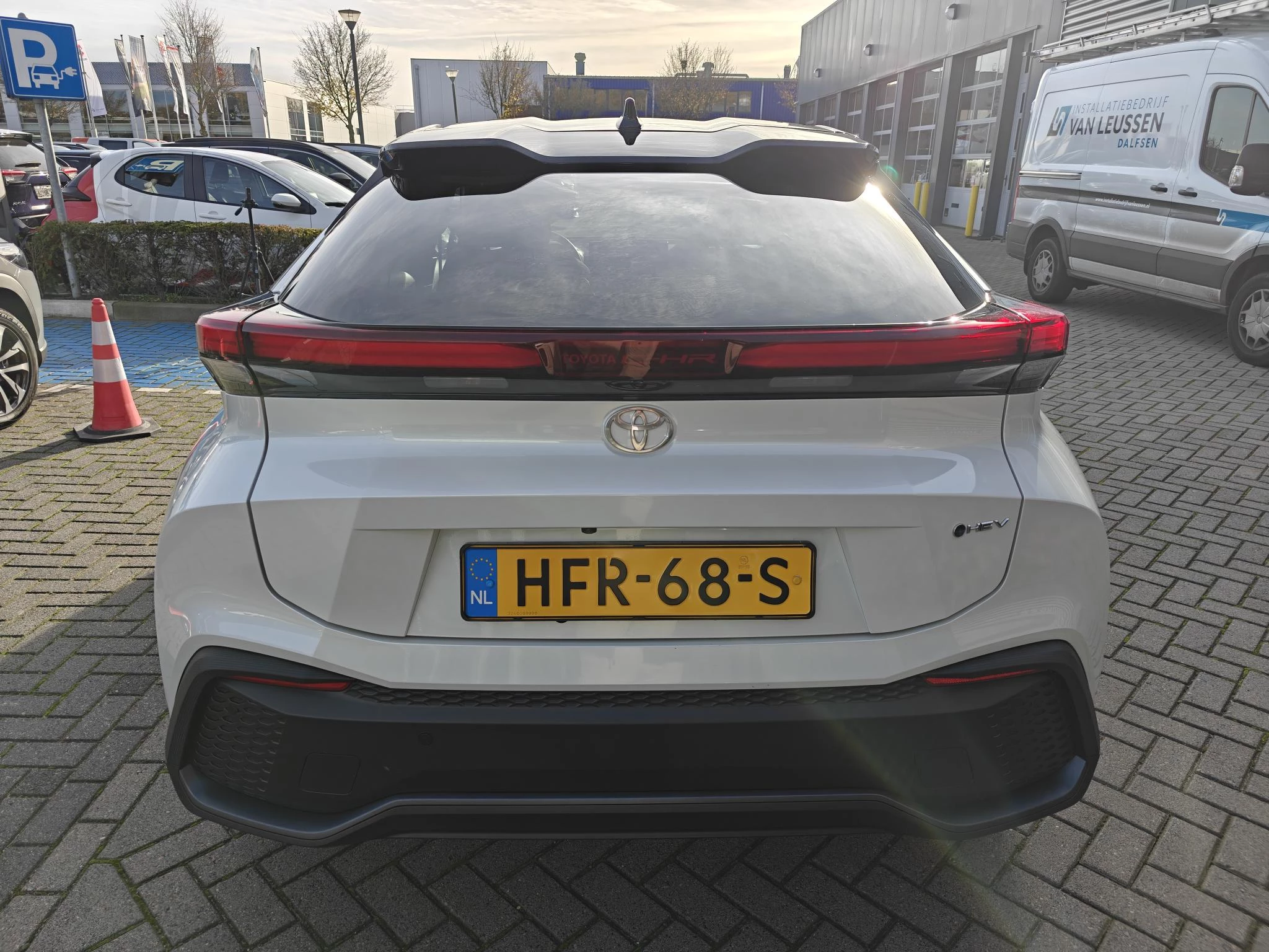 Hoofdafbeelding Toyota C-HR