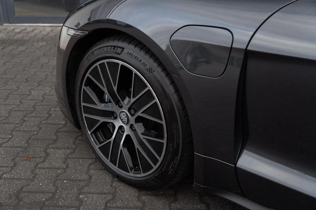 Hoofdafbeelding Porsche Taycan