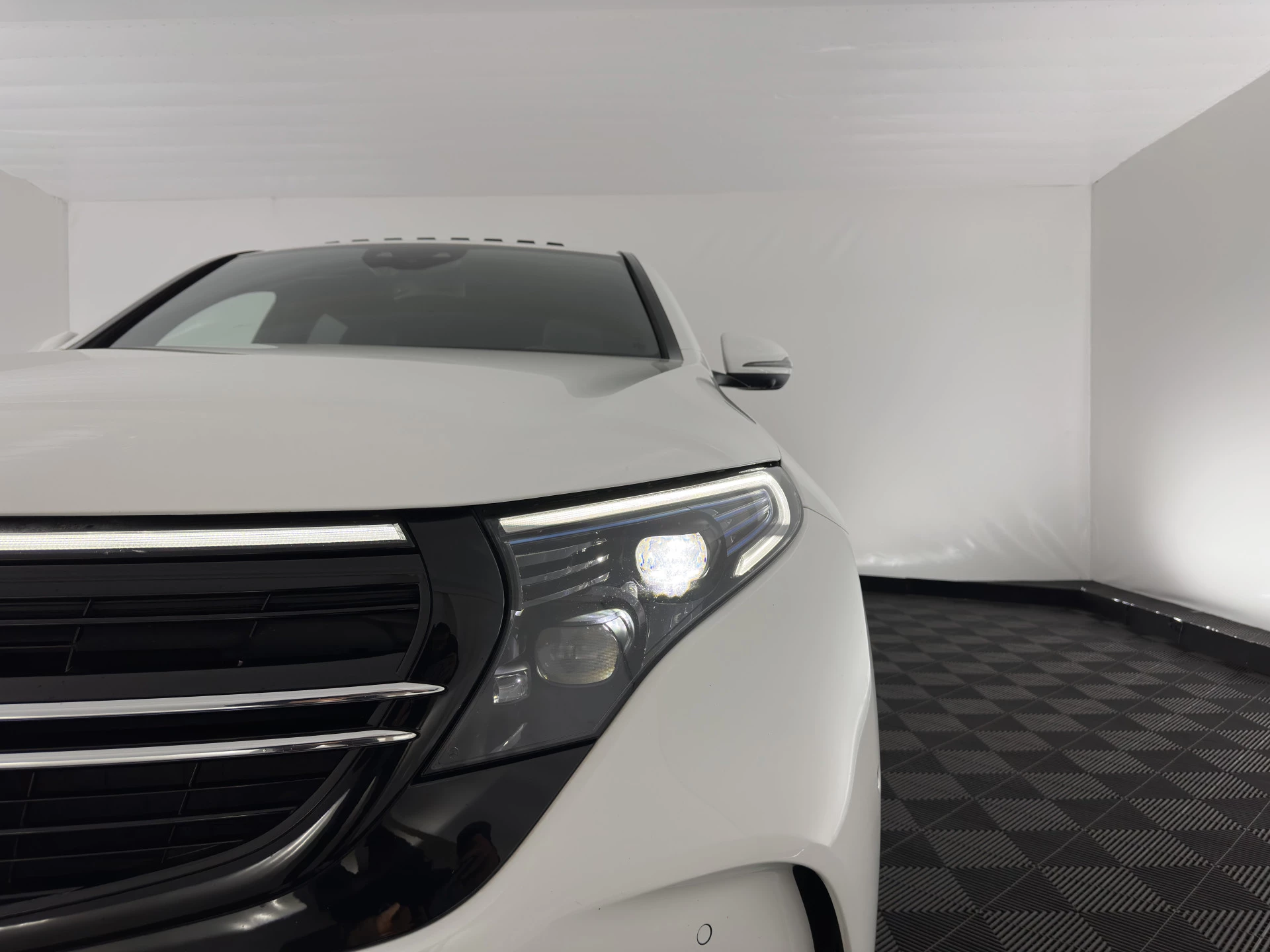 Hoofdafbeelding Mercedes-Benz EQC