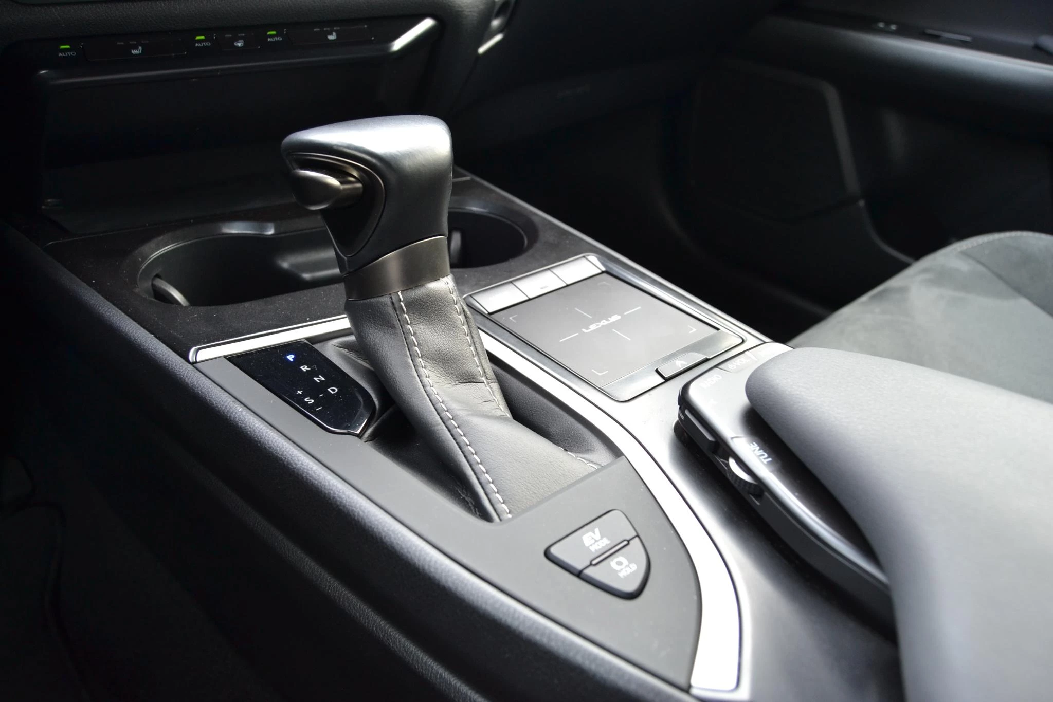 Hoofdafbeelding Lexus UX