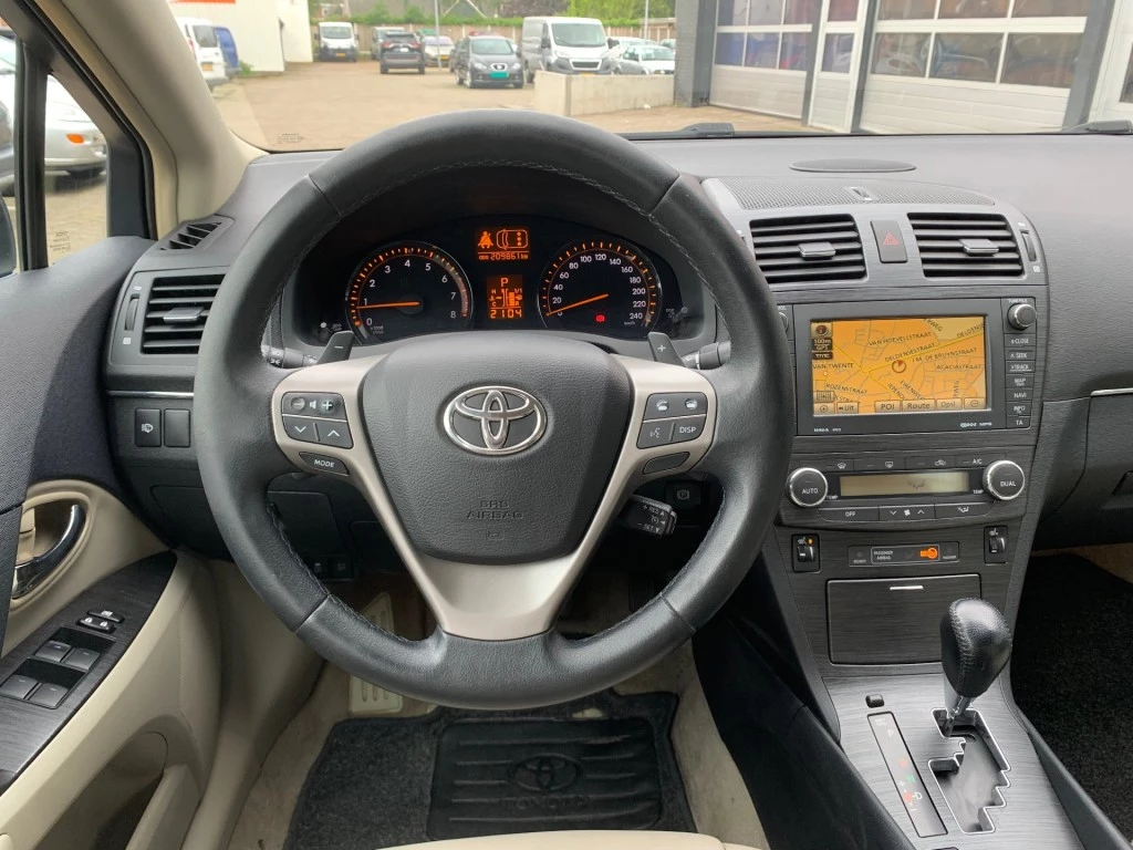 Hoofdafbeelding Toyota Avensis