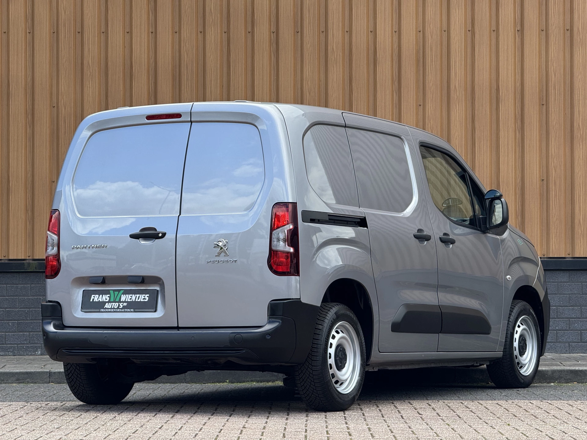 Hoofdafbeelding Peugeot Partner