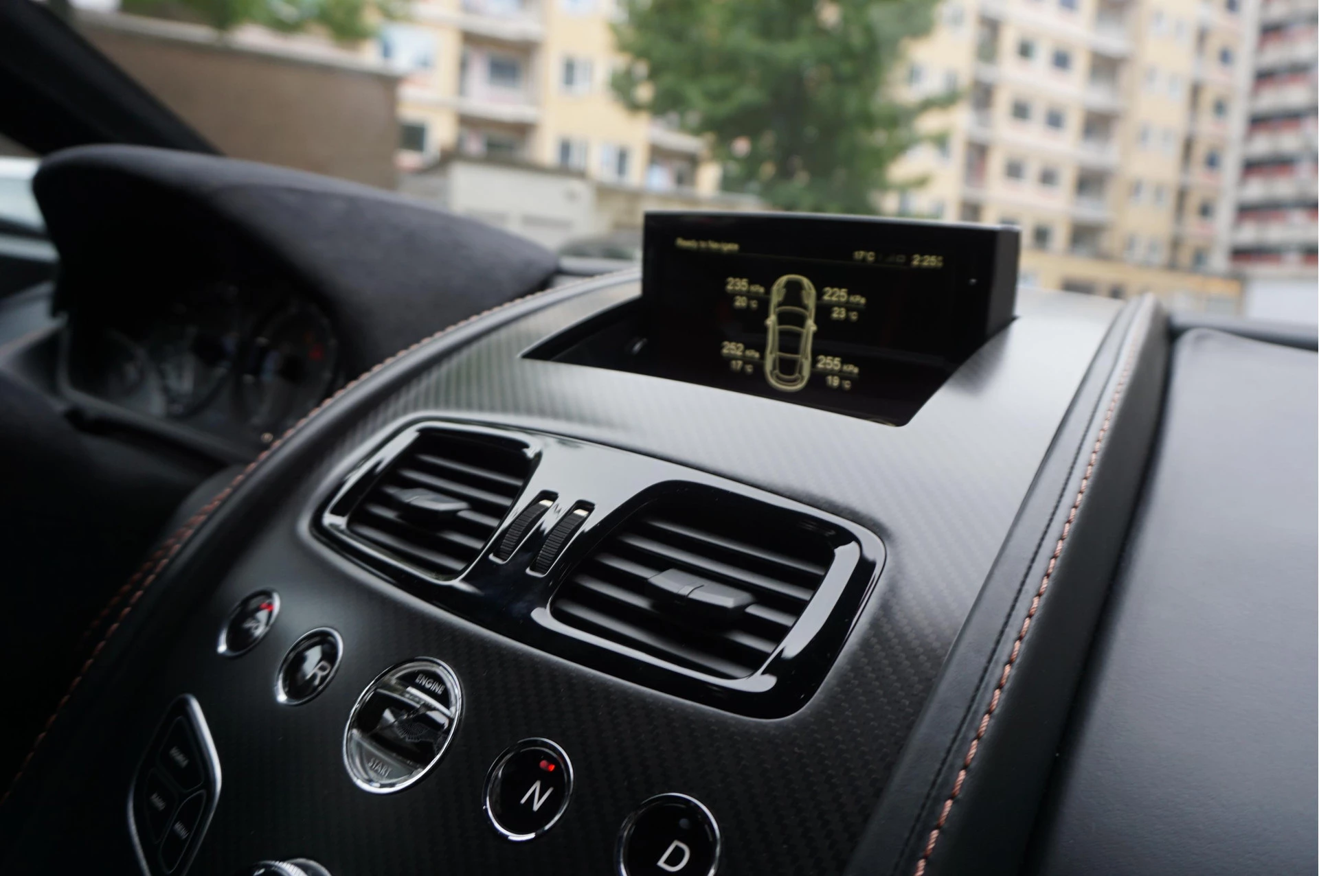 Hoofdafbeelding Aston Martin V8 Vantage