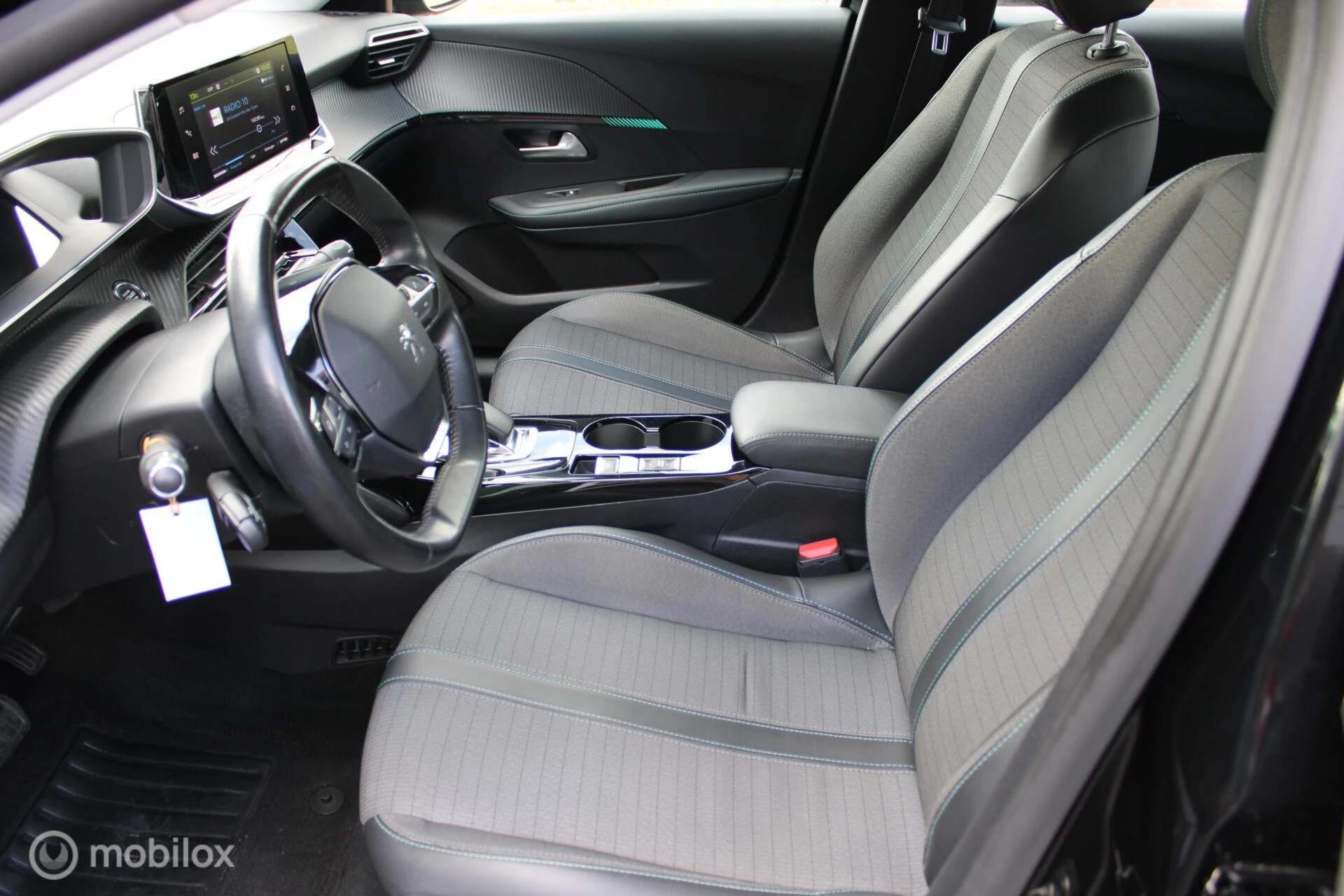 Hoofdafbeelding Peugeot e-208