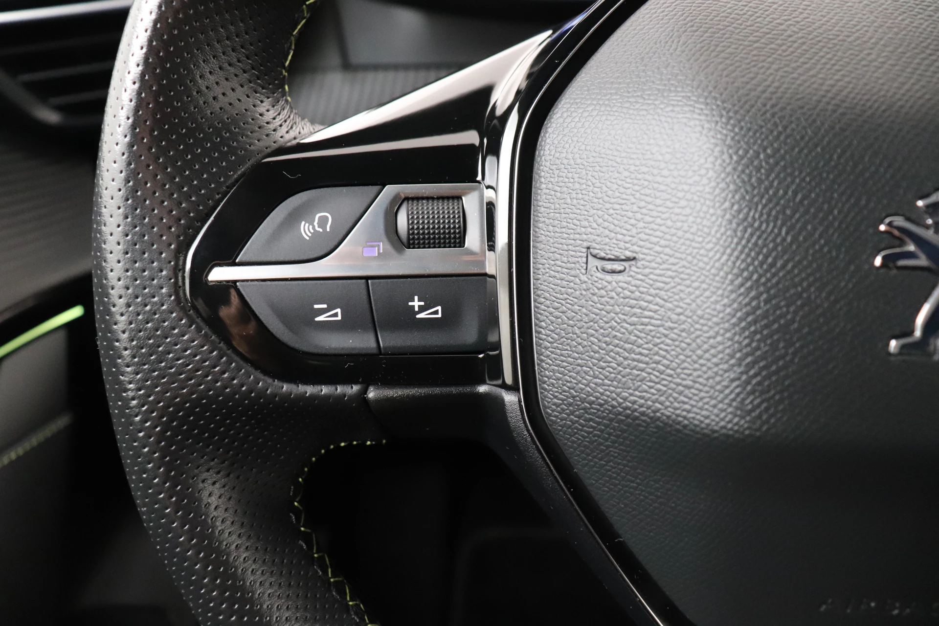 Hoofdafbeelding Peugeot e-208