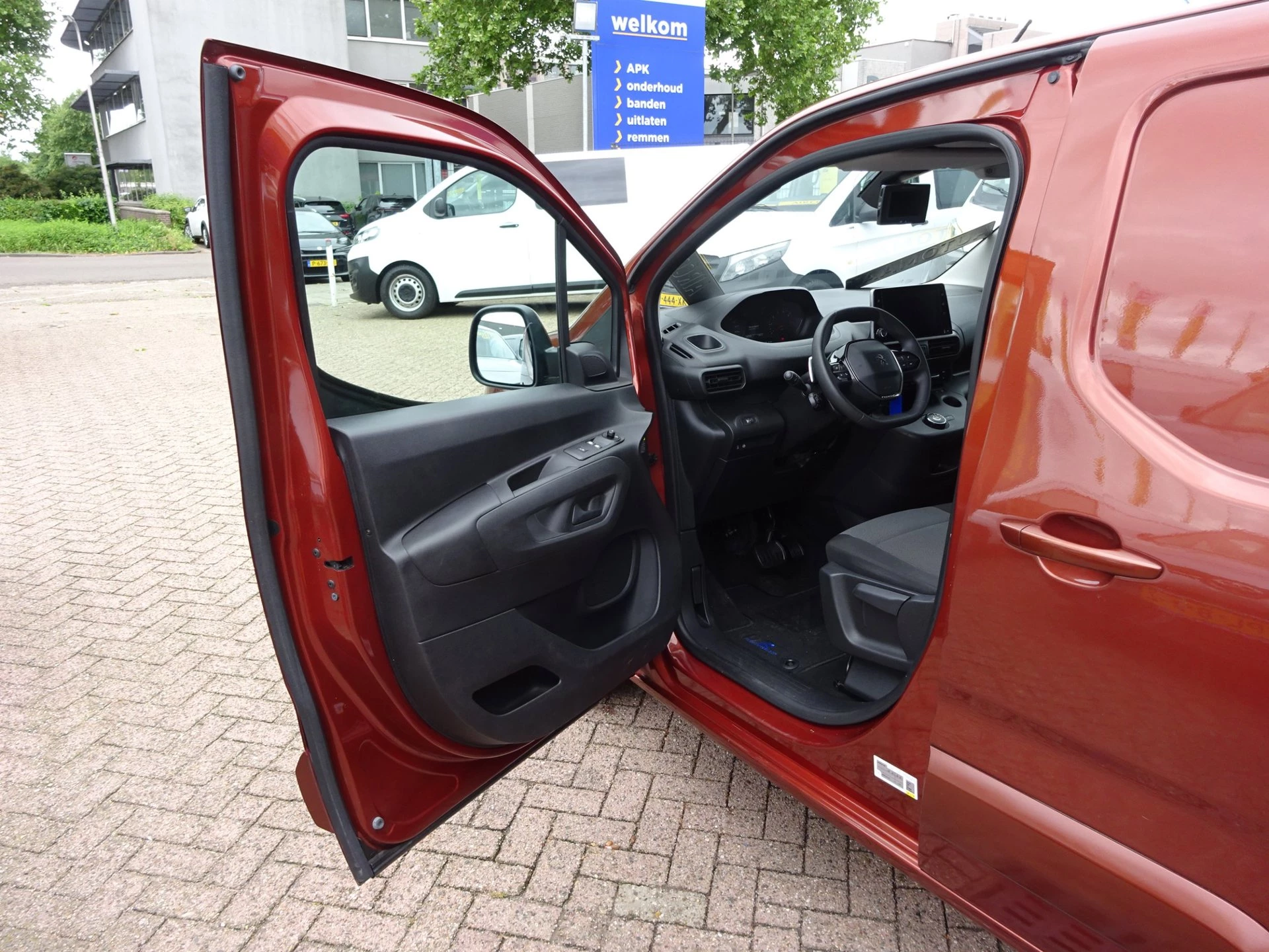 Hoofdafbeelding Peugeot Partner