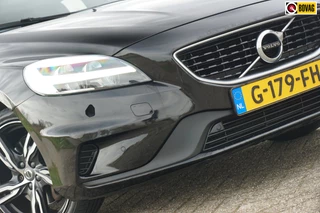 Hoofdafbeelding Volvo V40 Volvo V40 1.5 T3 Momentum AUT | Onyx Black Metallic | Alcantara/Camera/Navi/Cruise/Full-LED