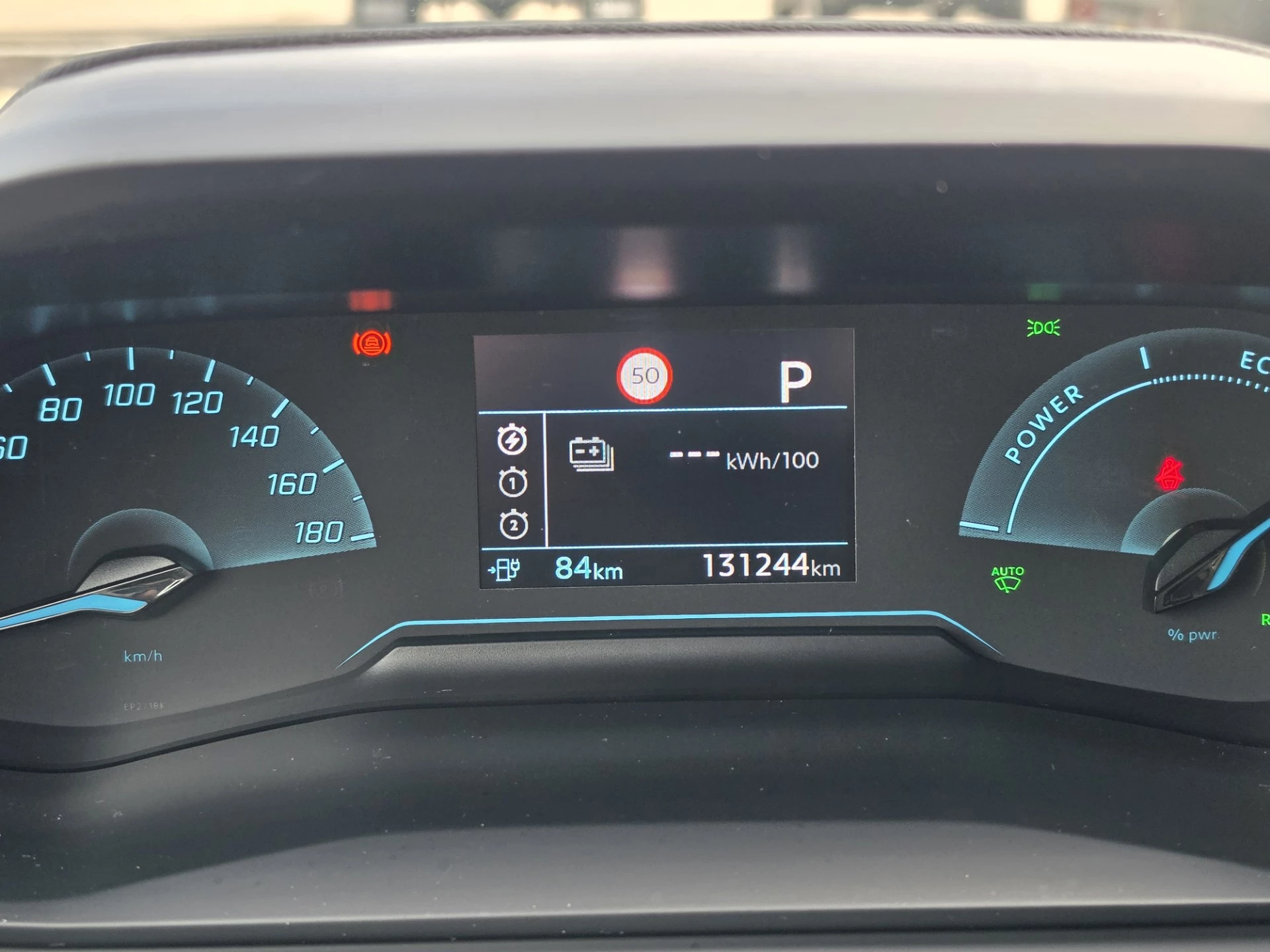 Hoofdafbeelding Peugeot e-2008